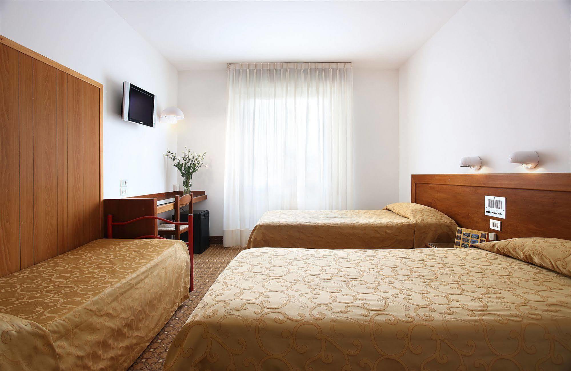 Hotel Villa Delle Rose Pescia Buitenkant foto