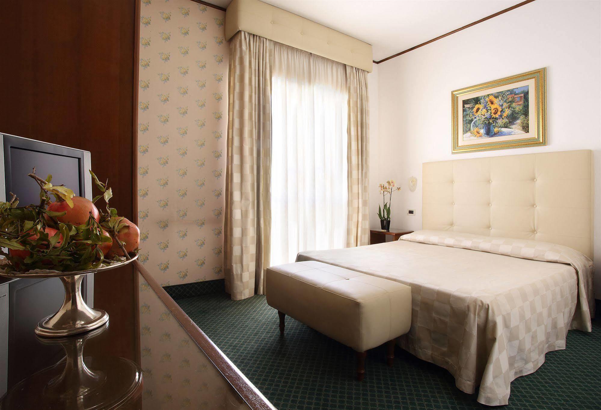 Hotel Villa Delle Rose Pescia Buitenkant foto